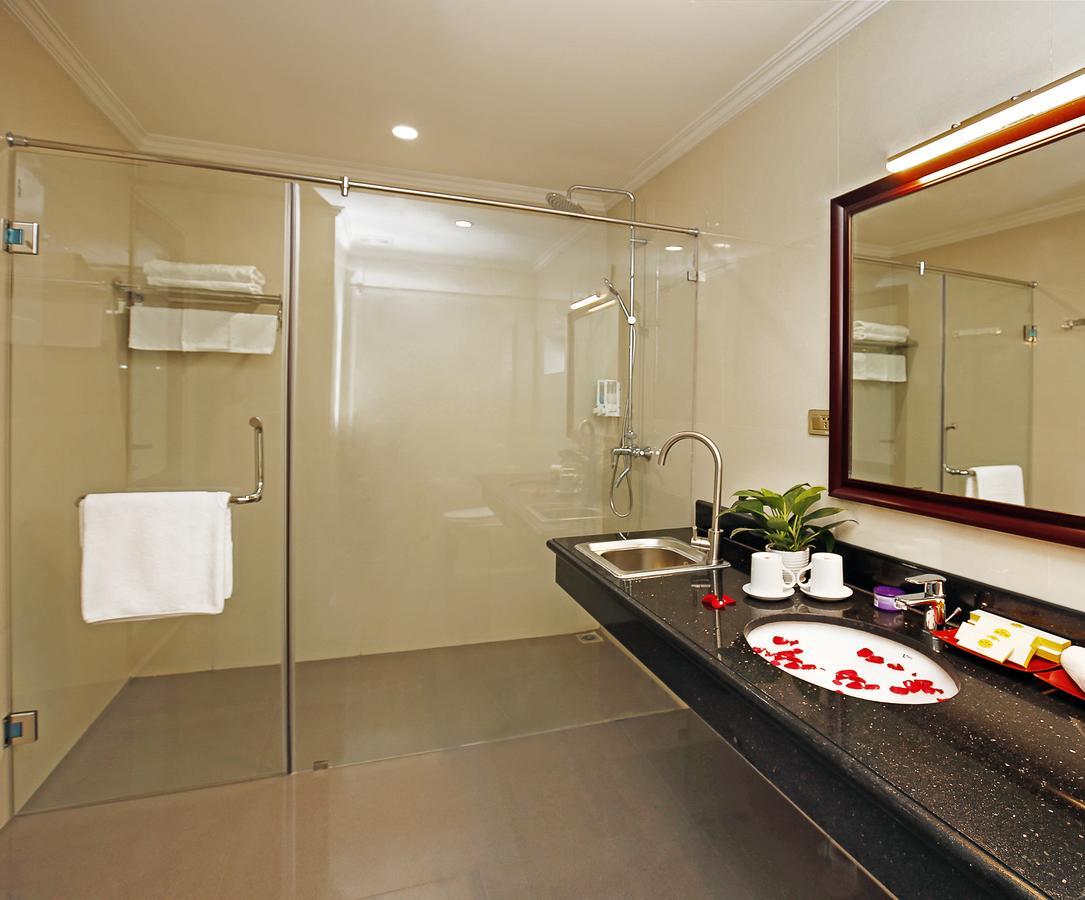 Bac Ninh Uri Hotel Exterior foto